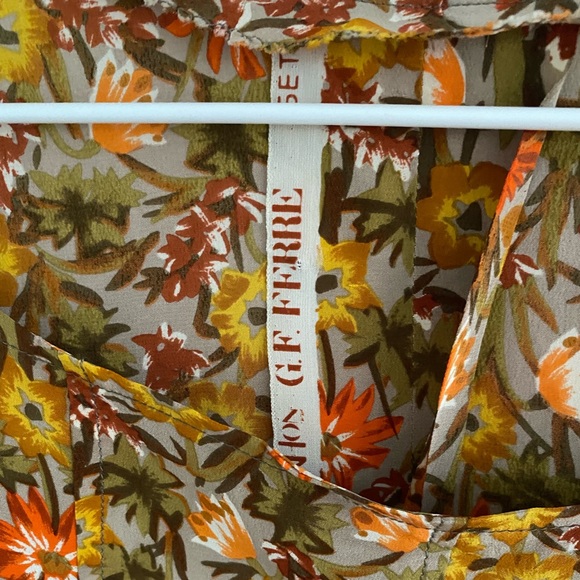 Silk designer dress - Picture 3 of 4